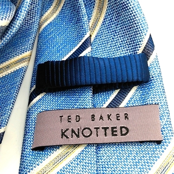 TED BAKER KNOTTED BLUE WHITE DIAGONAL STRIPES 100% SILK NECKTIE SIZE 60 "x 3" - Picture 2 of 7